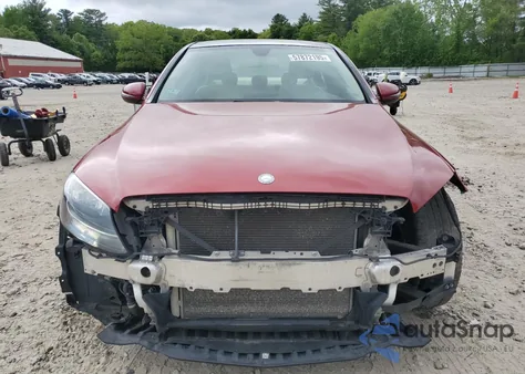 2016 Mercedes-Benz C 300 4Matic z USA, uszkodzony, nr VIN 55SWF4KB7GU171269